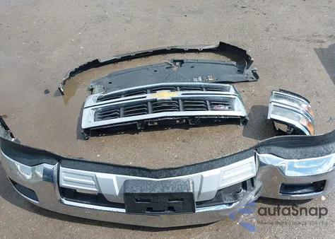 2015 Chevrolet Silverado 1500 2Lt из США, поврежденный, VIN 3GCUKREC1FG515211